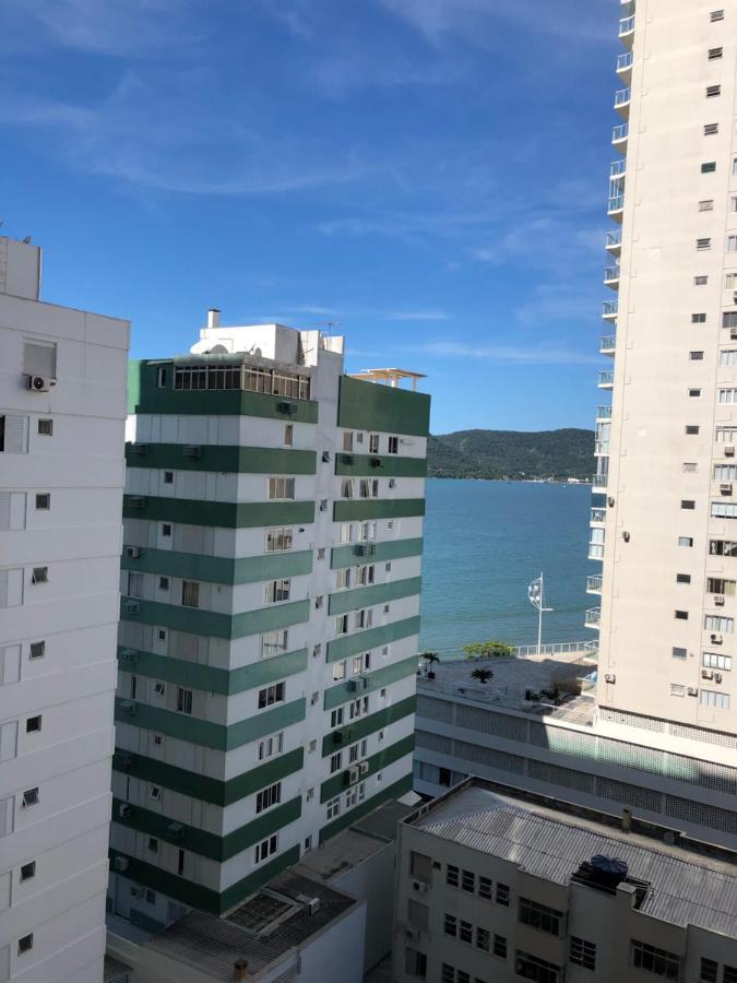 Luxo E Conforto A Beira Mar Em Apartamento